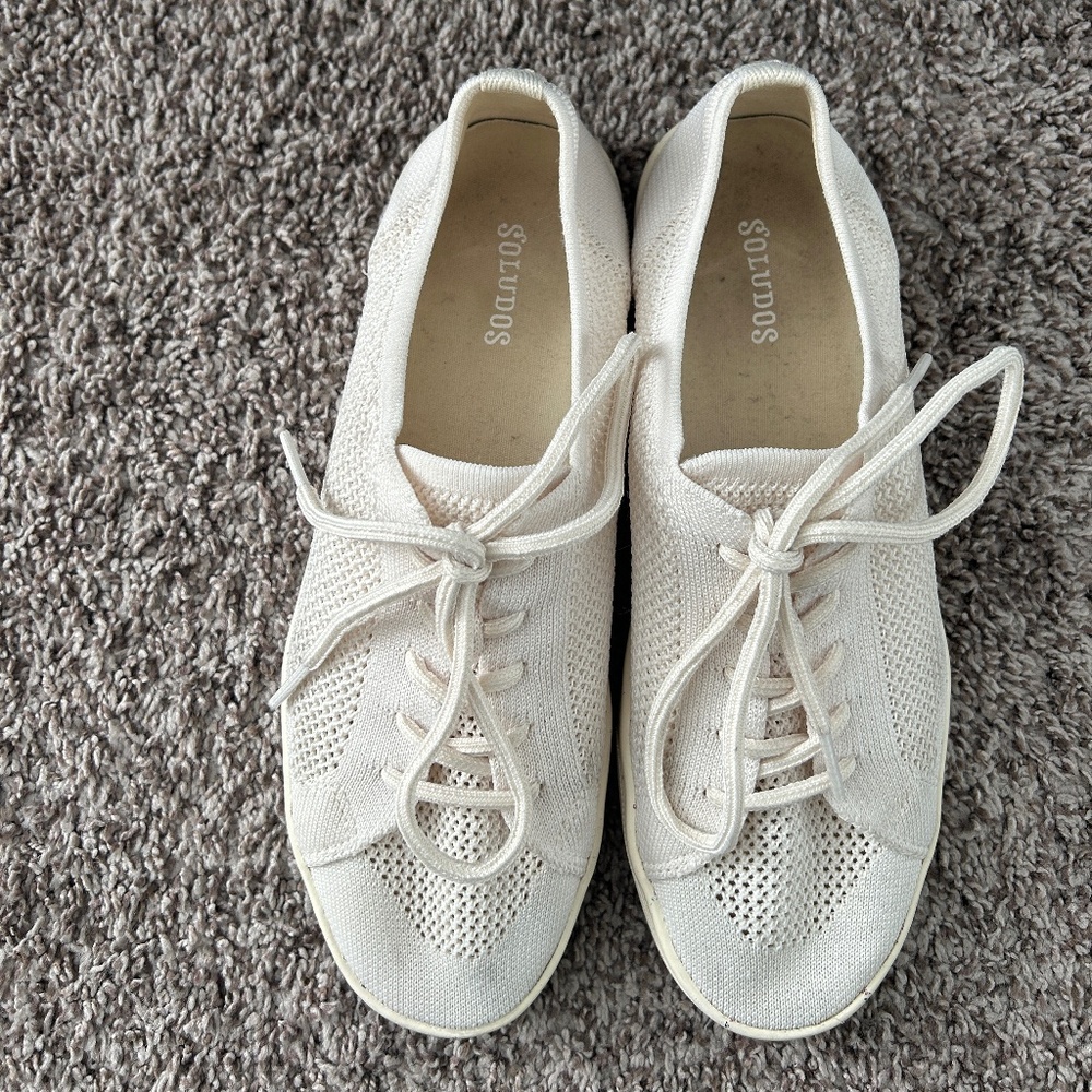 Women’s Soludos Vacation Wear White Sneakers size 9
